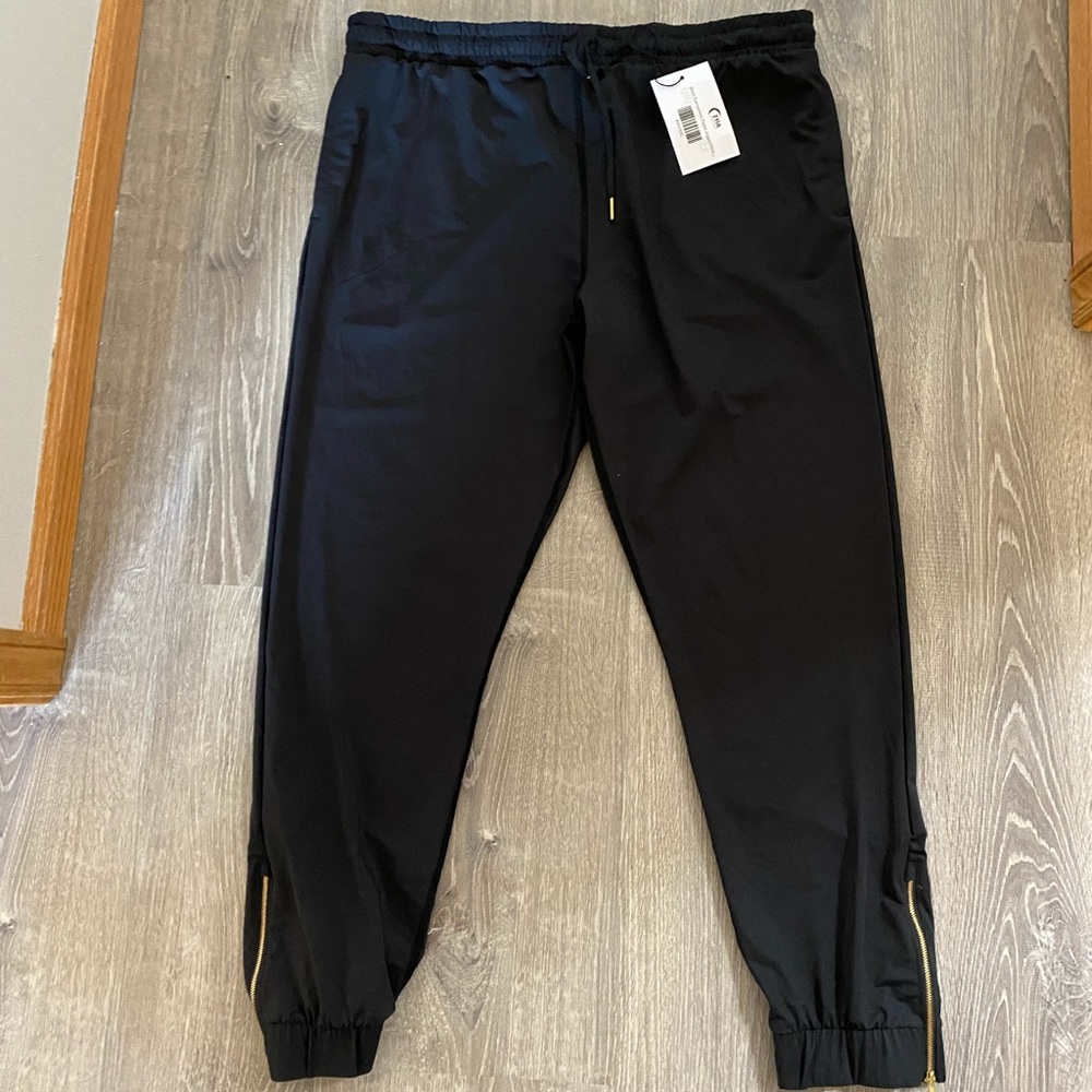 Zyia Black Everywhere Zipper Jogger - NWT - XXXL